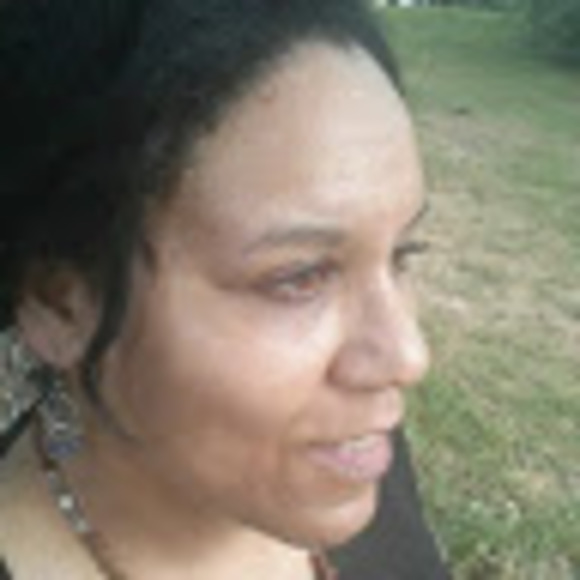 Meet your Posher, Lisa - Picture 1 of 1